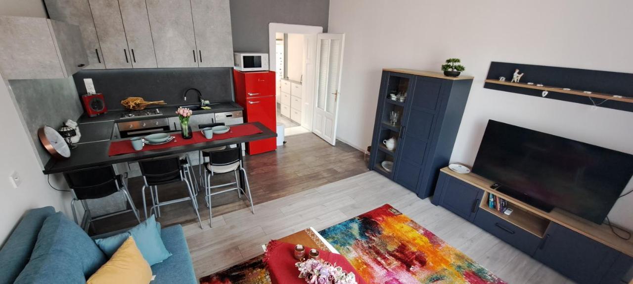 Napraforgo Apartman Daire Segedin Dış mekan fotoğraf