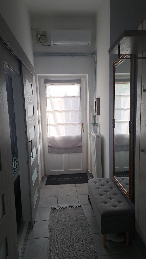 Napraforgo Apartman Daire Segedin Dış mekan fotoğraf